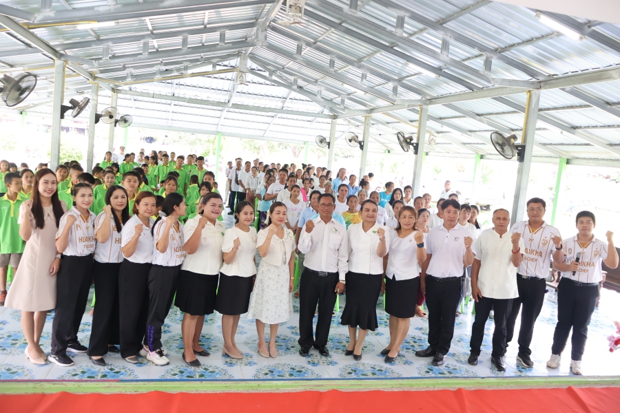 วันอังคารที่ 11 สิงหาคม 2569 นายสมาน ต้นเกษ นายกองค์การบริหารส่วนตำบลห้วยข่า เป็นประธานในพิธีเปิดค่ายเยาวชนจิตอาสา ทำดีเพื่อแม่ โรงเรียนหนองเม็ก สำนักงานเขตพื้นที่การศึกษาอุบลราชธานี เขต 5
