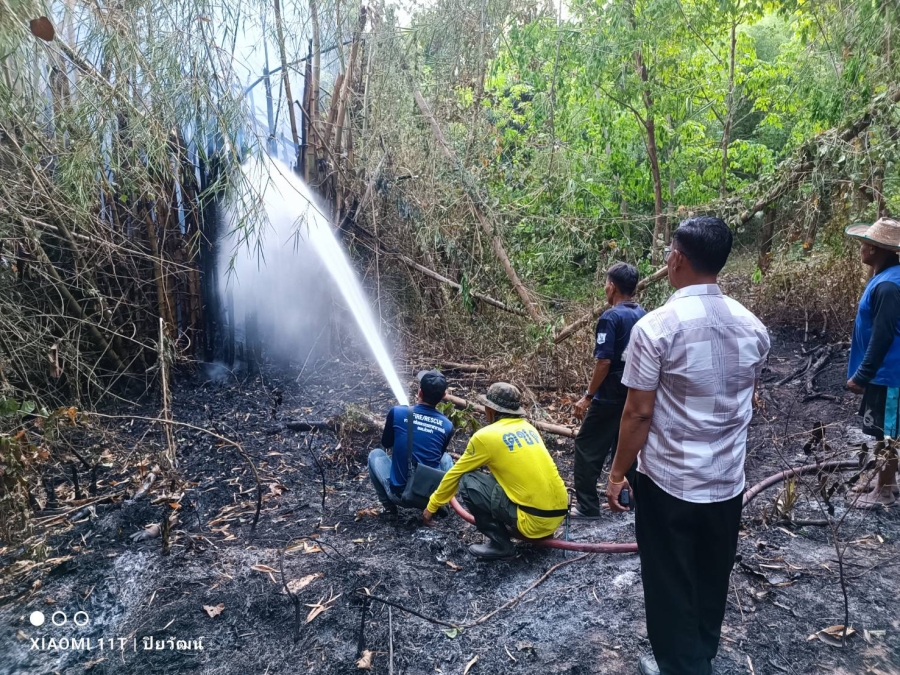 วันพฤหัสบดีที่ 26 กุมภาพันธ์ 2569 นายสมาน ต้นเกษ นายกองค์การบริหารส่วนตำบลห้วยข่า สิบเอกปิยวัฒน์ วริสาร นักป้องกันและบรรเทาสาธารณภัยชำนาญการ พร้อมเจ้าหน้าที่องค์การบริหารส่วนตำบลห้วยข่า ออกปฏิบัติหน้าที่ดับไฟไหม้ก่อไผ่และสวนยางพารา